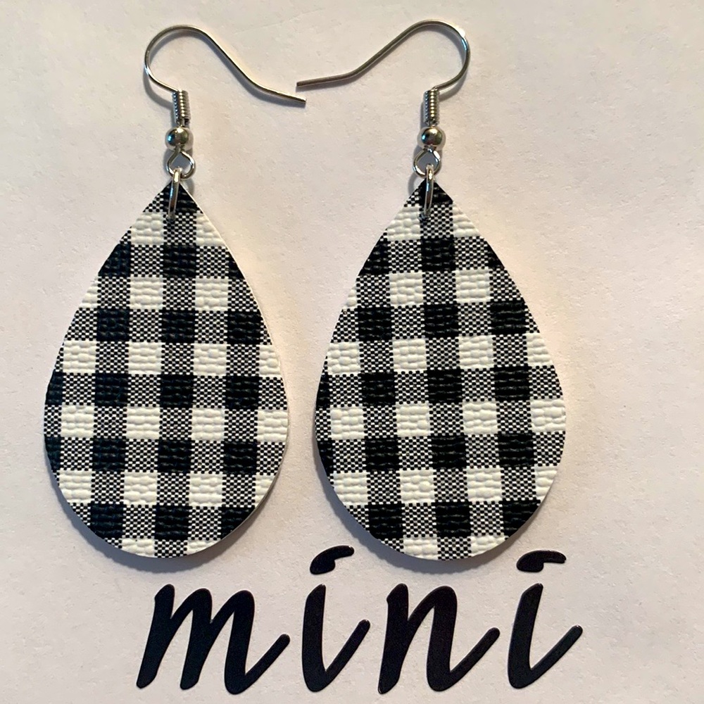 🖤Pick Any 3 for $12🖤 Mini Faux Leather Teardrop Earrings - Picture 2 of 6